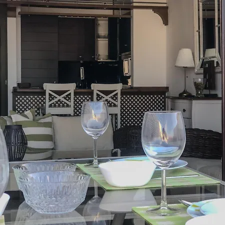 Charm Apartment, Paradise Suites By Anne Adeje *